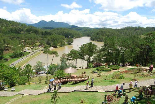 การสัมมนาเกี่ยวกับการวางแผนพัฒนาเมืองดาลัด