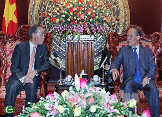 ประธานรัฐสภาเวียดนามNguyễn Sinh Hùngให้การต้อนรับเอกอัครราชทูตญี่ปุ่นประจำเวียดนามTanizaki Yasuaki