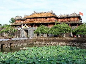 สาธารณรัฐเกาหลี(หรือเกาหลีใต้)ให้ความช่วยเหลือในการอนุรักษ์และส่งเสริมคุณค่ามรดกวัฒนธรรมกรุงเก่าเว้ต่อไป