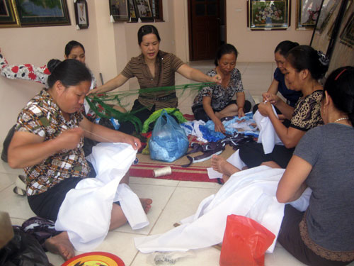 การฝึกสอนอาชีพและสร้างงานทำคือการเพิ่มรายได้ให้แก่แรงงานในชนบท