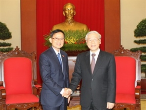 คณะผู้แทนพรรคเพื่อไทยเยือนเวียดนาม