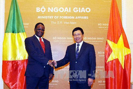 คองโกรับรองระเบียบเศรษฐกิจเชิงตลาดที่สมบูรณ์ของเวียดนาม