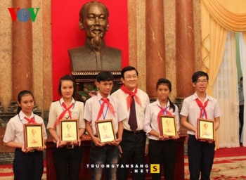 ประธานประเทศพบปะกับเด็กยากจนดีเด่น