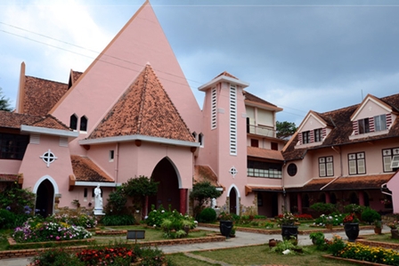 นครดาลัต อยู่ในจังหวัดเลิมดง ภาคกลางตอนล่างเวียตนาม