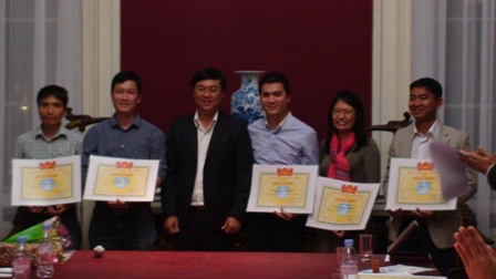 ผลักดันการเชื่อมโยงระหว่างสมาคมนักศึกษาเวียดนามกับสมาคมนักศึกษาเวียดนามในประเทศเบลเยี่ยม