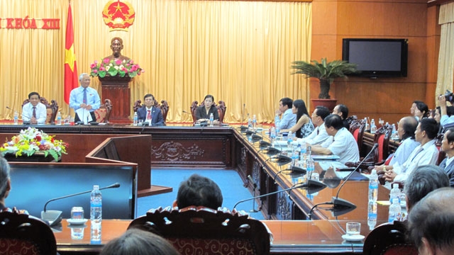 รองประธานรัฐสภา อวงจูลิวให้การต้อนรับคณะผู้ประกอบการดีเด่นเวียดนาม