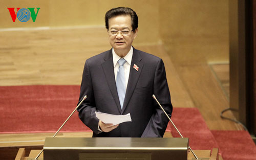 ปี 2015 พยายามผลักดันการขยายตัวด้านเศรษฐกิจให้สูงขึ้นและยั่งยืนกว่าปี 2014