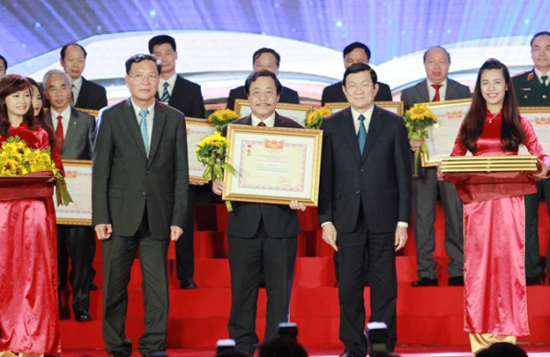 ประธานประเทศ เจืองเติ๊นซาง เข้าร่วมพิธีฉลองวันครูเวียดนาม