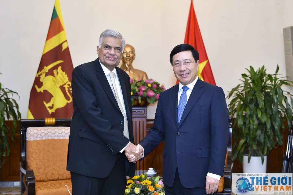รองนายกรัฐมนตรีและรัฐมนตรีต่างประเทศ ฝ่ามบิ่งมิงห์ พบปะกับนายกรัฐมนตรีศรีลังกา