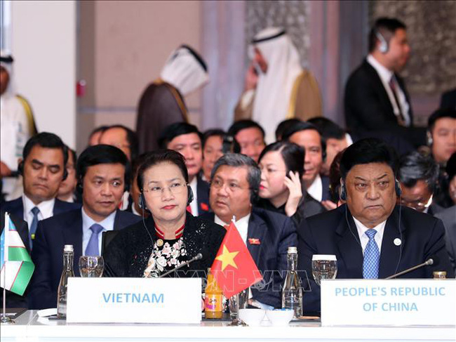 ประธานสภาแห่งชาติ เหงียนถิกิมเงิน กล่าวปราศรัยในการประชุมครบองค์ครั้งแรกประธานรัฐสภาประเทศเอเชีย-ยุโรปครั้งที่ 3