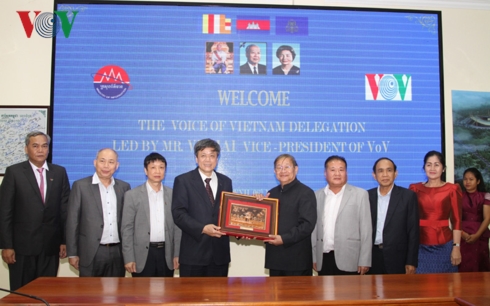 สถานีวิทยุเวียดนามผลักดันความร่วมมือกับกระทรวงสื่อสารกัมพูชา