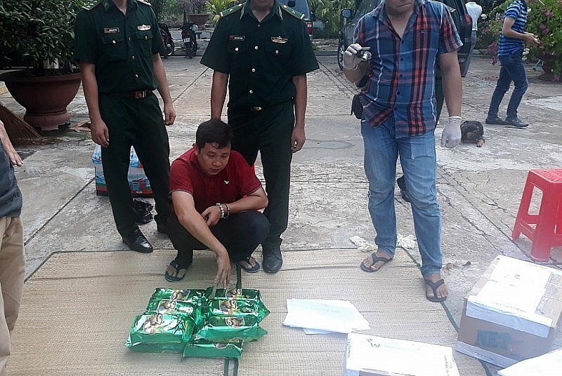 รองนายกรัฐมนตรี เจืองหว่าบิ่งห์ ชื่นชมหน่วยงานปราบปรามแก๊งค้ายาเสพติดในจังหวัดลองอาน