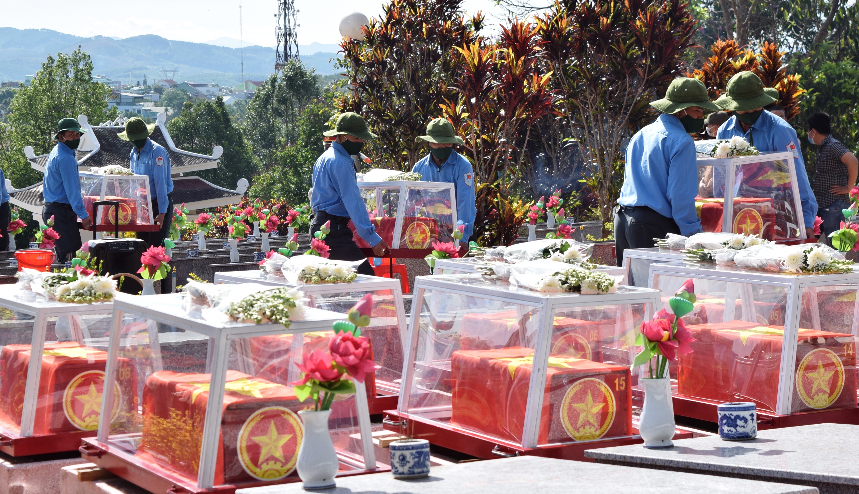 พิธีไว้อาลัยและพิธีศพทหารพลีชีพเพื่อชาติที่เสียชีวิต ณ ประเทศลาวและกัมพูชา
