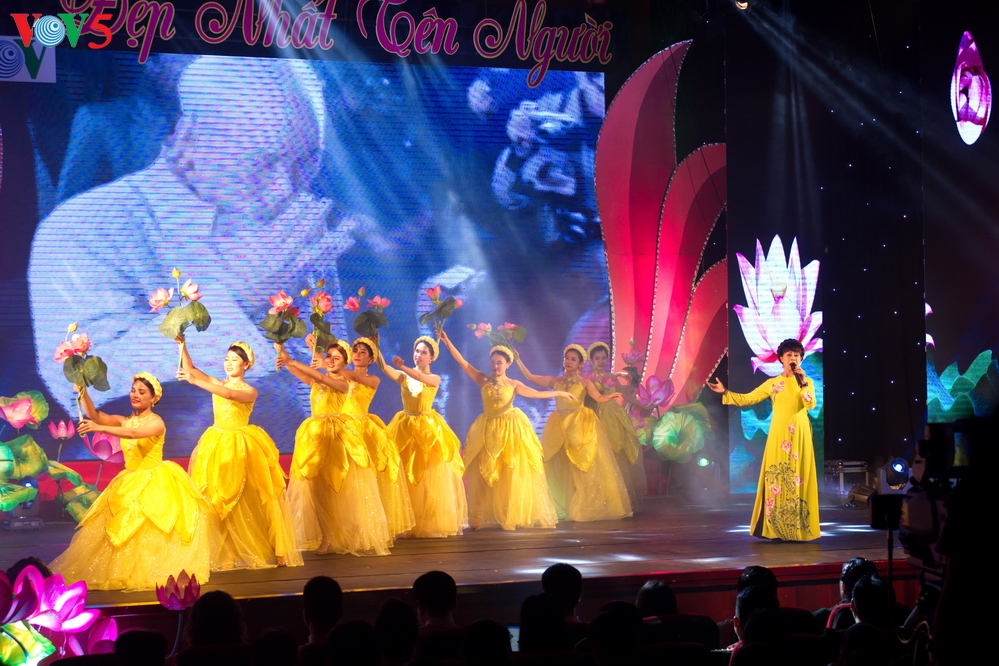 กิจกรรมต่างๆในโอกาสรำลึกครบรอบ 130 ปีวันคล้ายวันเกิดประธานโฮจิมินห์