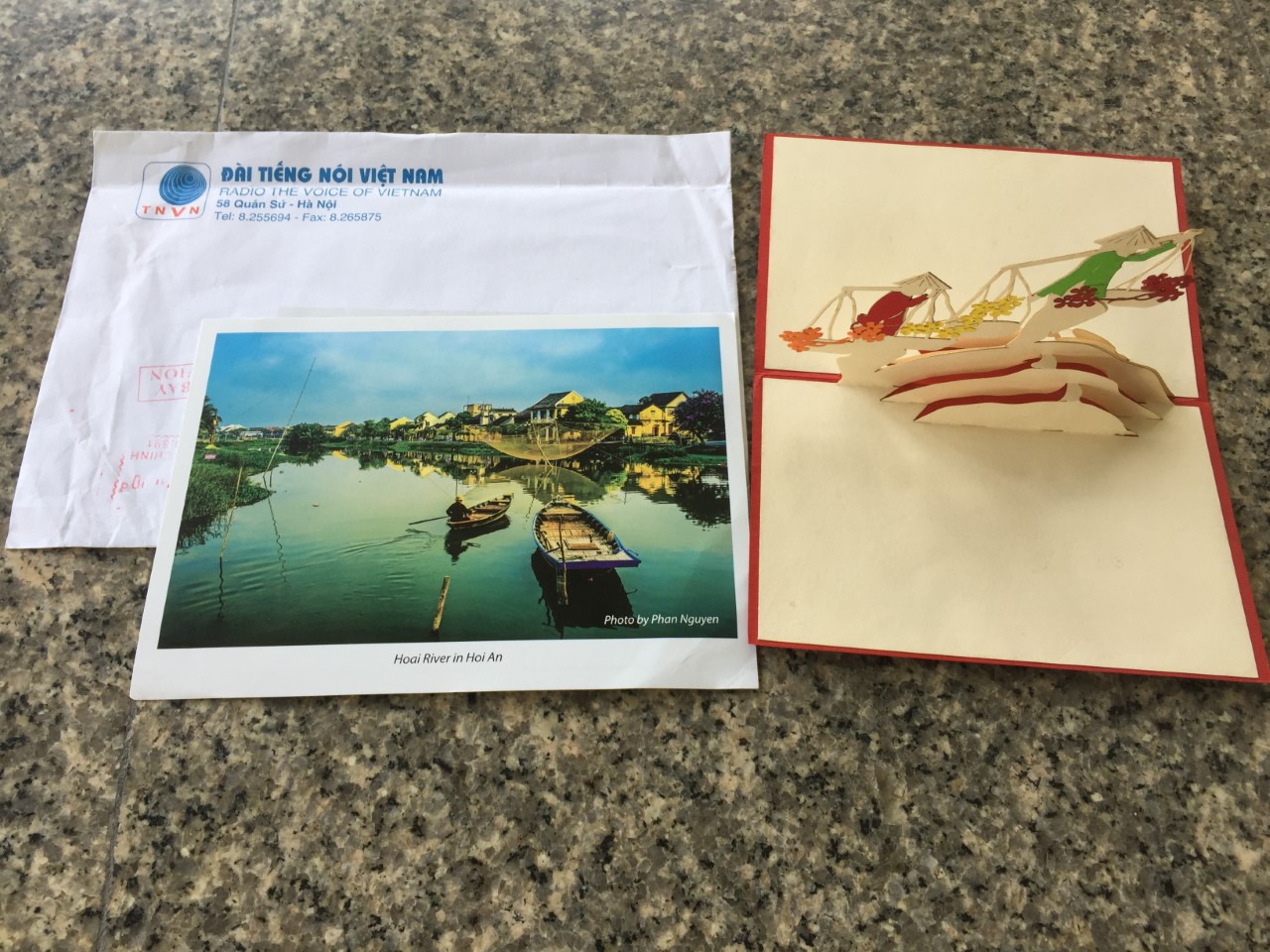 ขอขอบคุณครับสำหรับQSL CARD ผมได้รับเรียบร้อยนะครับ. ผมจะรับฟังต่อไปนะครับ