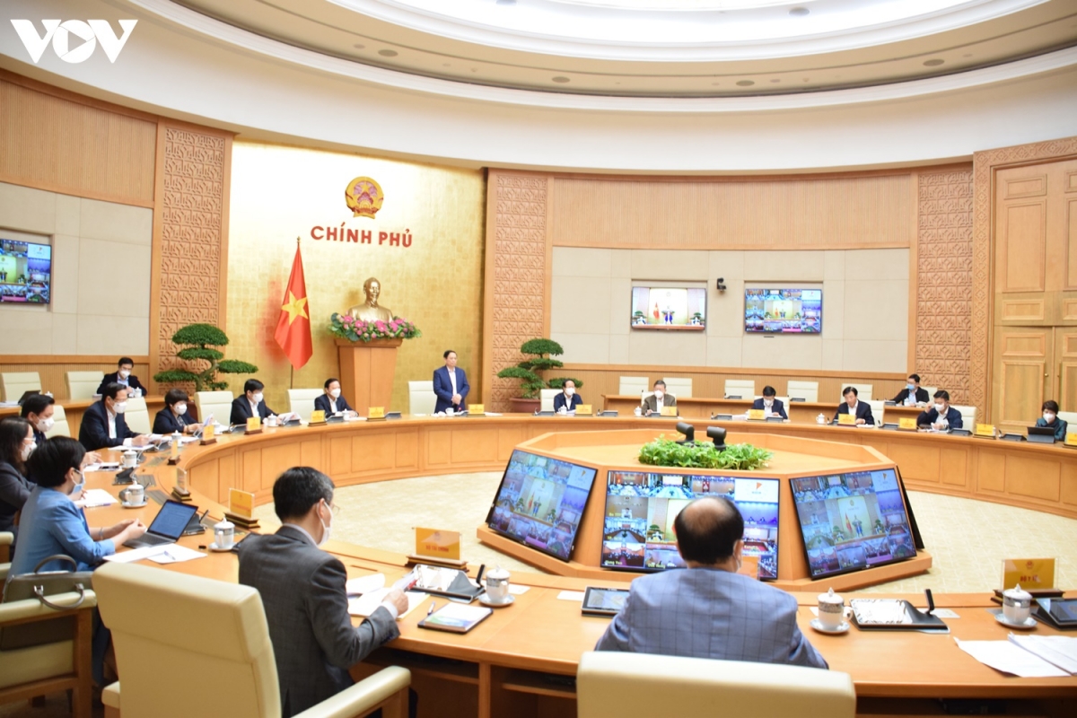 นายกรัฐมนตรี ฝ่ามมิงชิ้ง กำชับว่า นโยบายป้องกันและควบคุมโรคระบาดต้องมีความเป็นเอกฉันท์ทั่วประเทศ