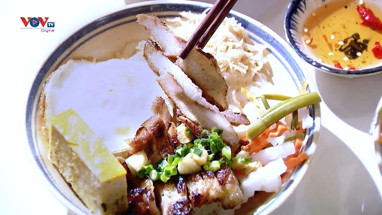 เมนูข้าวหักแก้มหมูย่าง และหมูสามชั้นย่าง