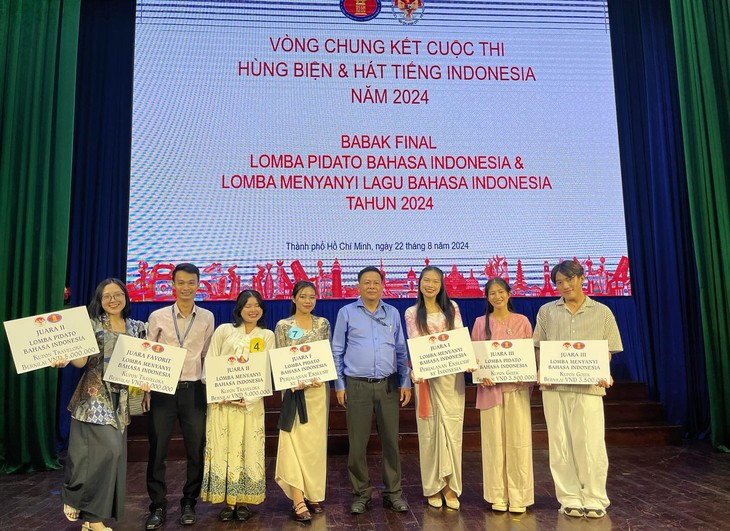 การพบปะกับเหล่า “ทูต” ประชาสัมพันธ์ภาพลักษณ์ประเทศอินโดนีเซียในเวียดนาม