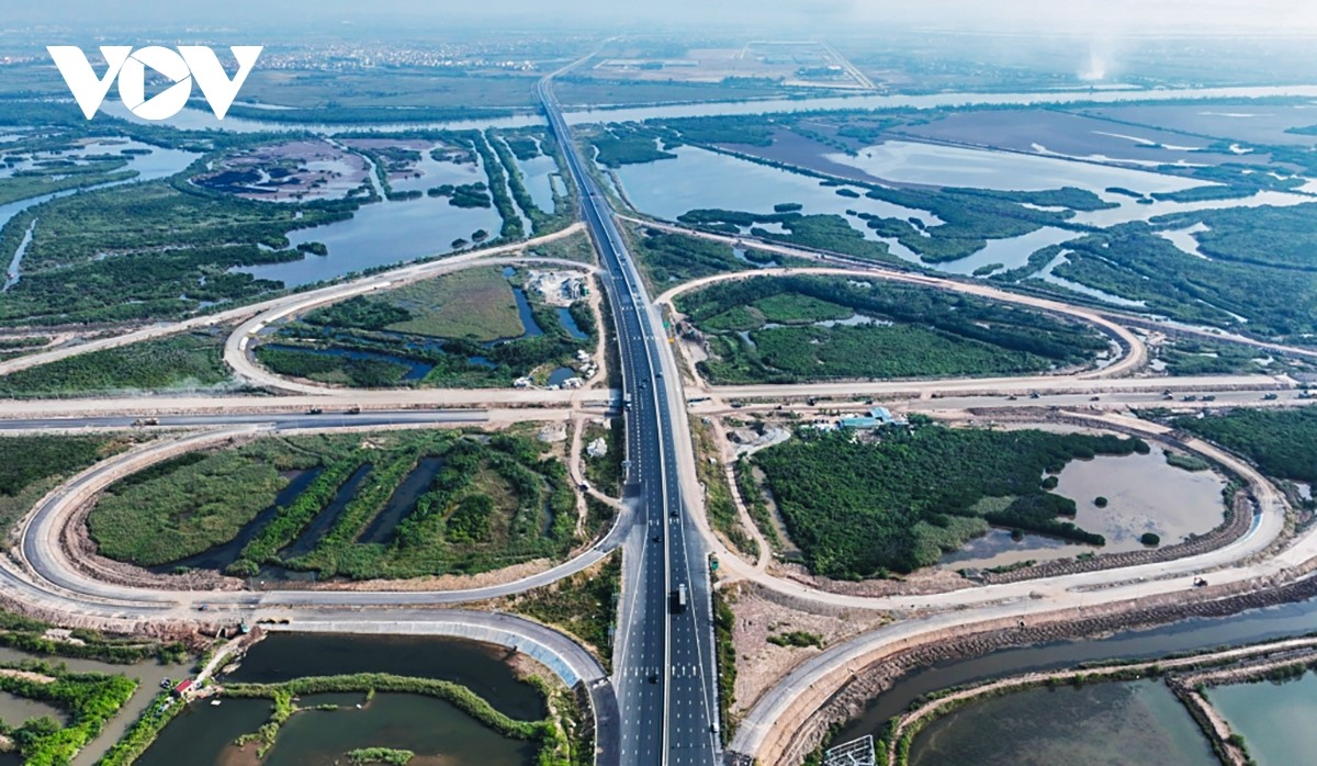 ก้าวกระโดดในด้านโครงสร้างพื้นฐาน: นิมิตหมายของเวียดนามในปี 2025 และการเชื่อมโยงความมุ่งมั่นแห่งการพัฒนา