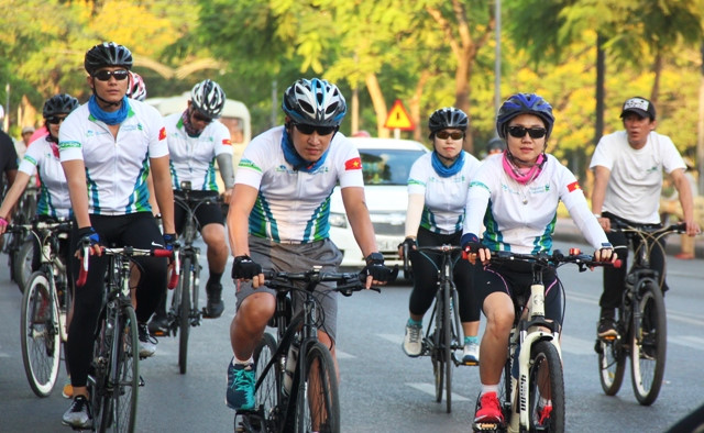 “빛은 믿음” 캠페인 위한 74.000 USD이상 모금