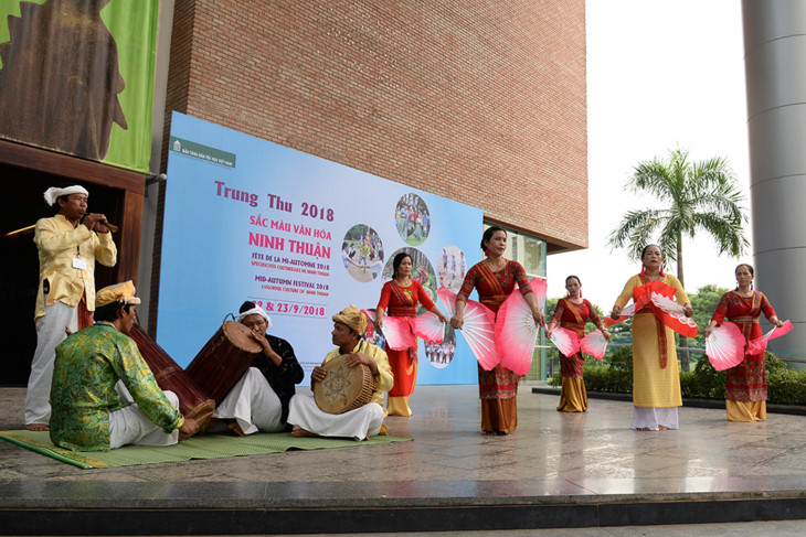 하노이 민족학 박물관 추석 행사, “닌투언 (Ninh Thuận) 문화의 색깔”