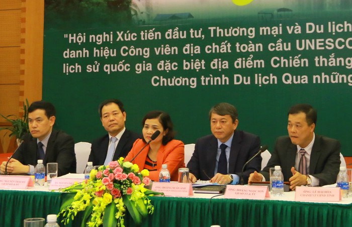 11월 24일 non nước Cao Bằng  세계지질 공원 칭호 수여
