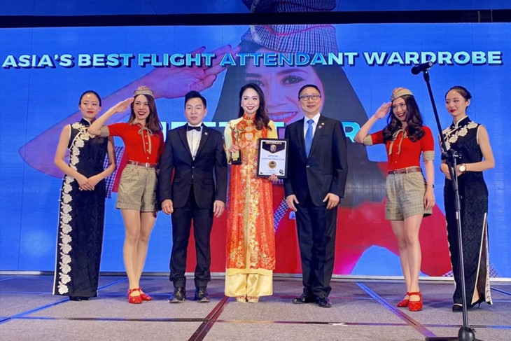 Vietjet, 아시아 최고 아름다운 승무원 유니폼으로 선정