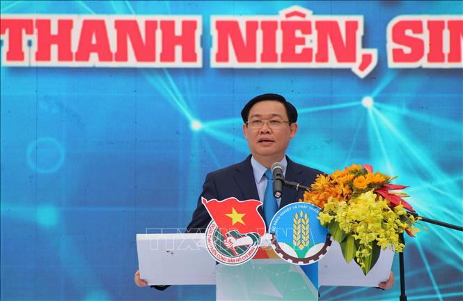 Vuong Dinh Hue부총리 : 대학생-청년 지방 농업 제품 개발에 참가 요청