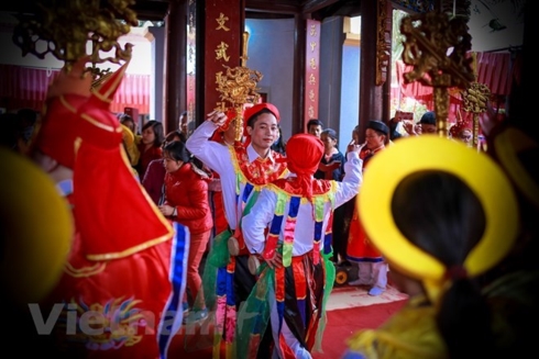 하노이 문화 유산 Trieu Khuc마을 축제 및 Me Tri 꼼 공예마을이 국가무형문화유산 목록에 올랐다.