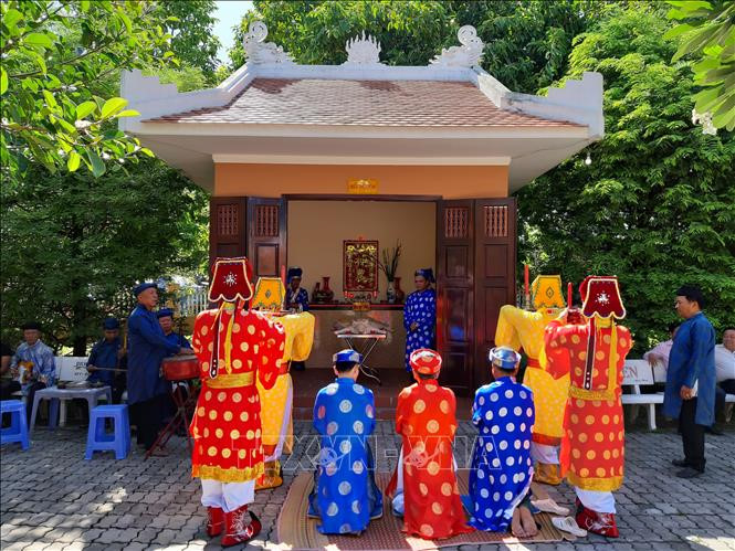 껀터 (Cần Thơ)의 가장 오래된 정자에서 평안풍작 기원 축제
