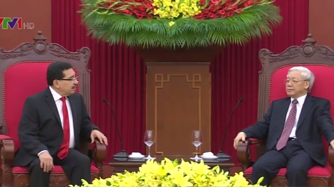 Нгуен Фу Чонг принял генсека партии ФНОФМ Республики Эль-Сальвадор