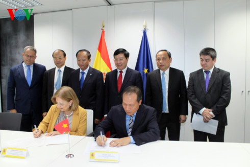 Вьетнам приветствует испанских инвесторов