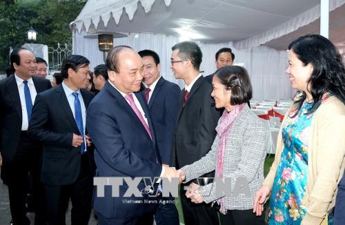 Нгуен Суан Фук встретился с предствителями вьетнамской диаспоры в Индии