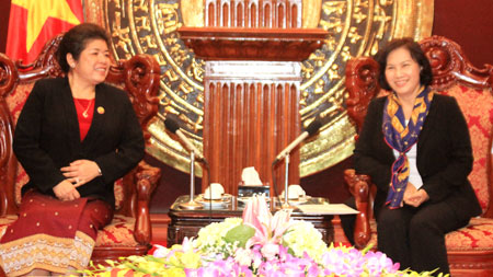 Нгуен Тхи Ким Нган приняла делегацию лаосского парламента