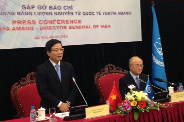 Глава МАГАТЭ встретился с журналистами Вьетнама