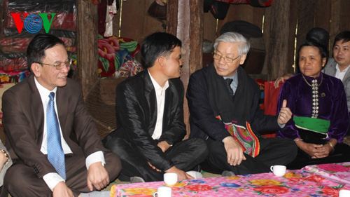 Генсек ЦК КПВ совершил рабочую поездку в провинцию Шонла