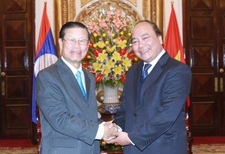 Вьетнам и Лаос продолжают укреплять особые отношения сотрудничества