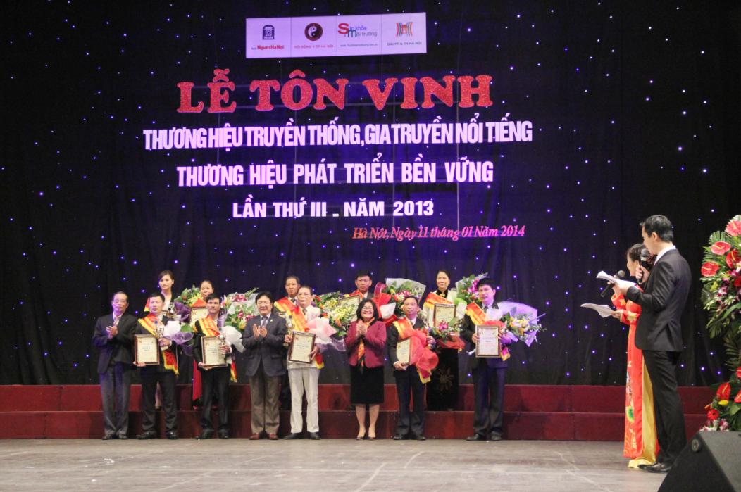 В Ханое чествованы 200 известных традиционных брендов и брендов устойчивого развития