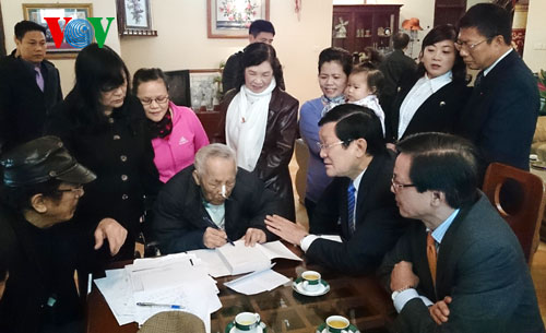 Президент Вьетнама поздравил деятелей культуры и ученых страны с Тэтом