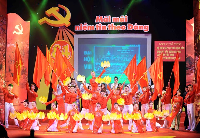 В Ханое прошла специальная художественная программа «Вера в Компартию Вьетнама»