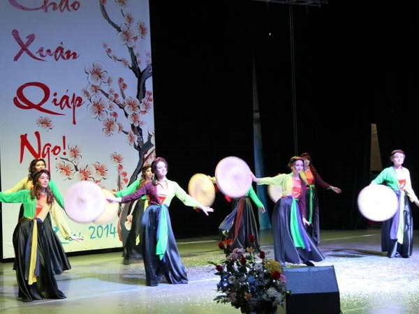 Вьетнамцы в зарубежных странах готовятся к Традиционному новогоднему празднику