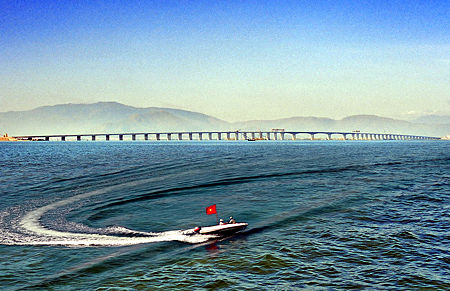 Скоро начнется строительство крупнейшего во Вьетнаме моста через море