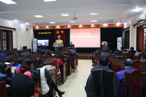 Популяризация среди всех слоев населения измененной Конституции СРВ от 2013 года