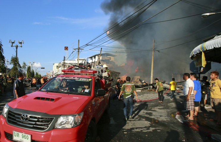 Десятки человек пострадали в результате серии взрывов на юге Таиланда