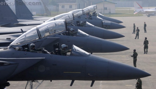 Республика Корея и США проводят крупномасштабные военно-воздушные учения