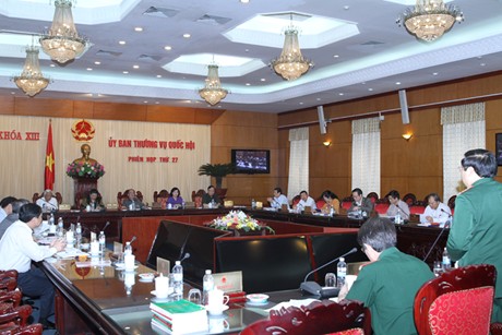 Члены ПК НС СРВ высказали мнения по проекту исправленного Закона об офицерах армии