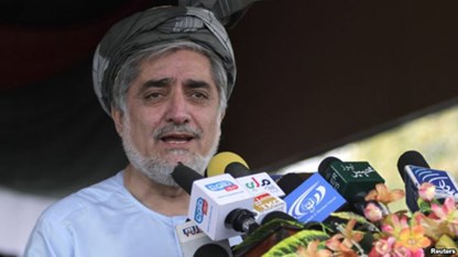 Экс-глава МИД Абдулла пока лидирует на выборах президента Афганистана