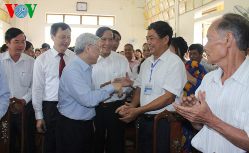 Генсек ЦК КПВ Нгуен Фу Чонг совершил рабочую поездку в провинцию Хатинь