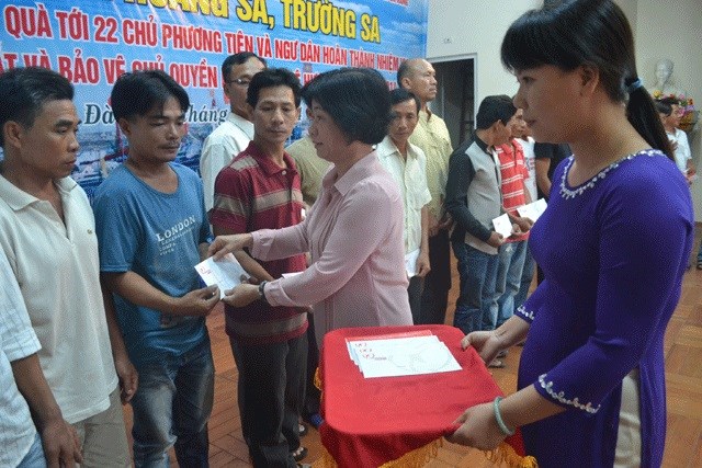 В Дананге вручены 223 подарка рыбакам