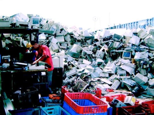 Вьетнам выступает за создание устойчивой и безопасной электронной промышленности